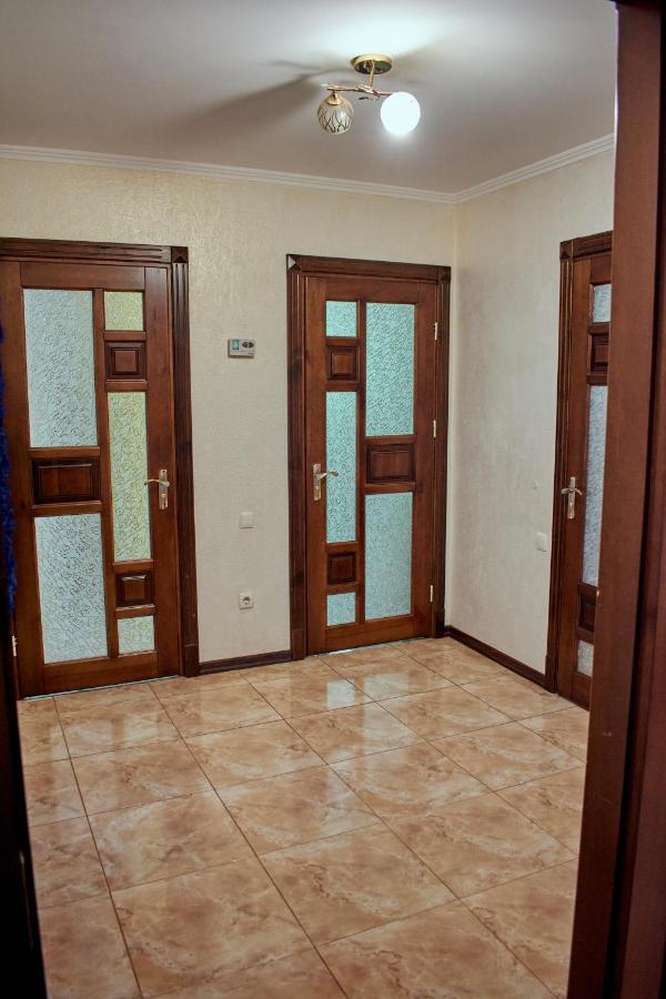 Vacation Home Lubov Kamjanez-Podilskyj Exterior foto