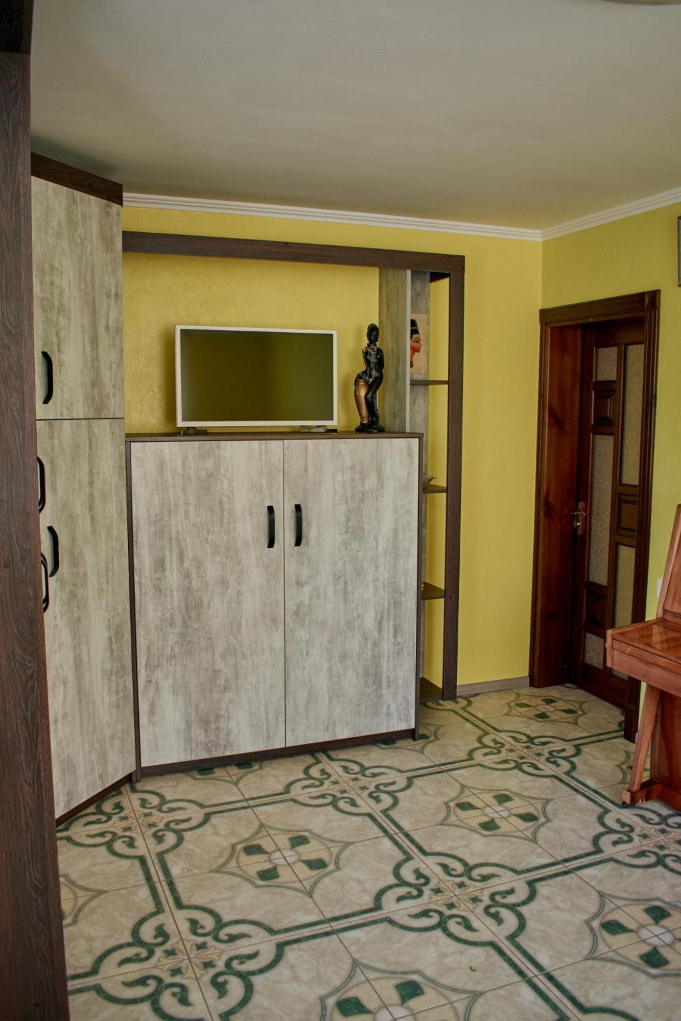 Vacation Home Lubov Kamjanez-Podilskyj Exterior foto